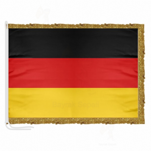 Almanya Saten Kuma Makam Bayra Resmi
